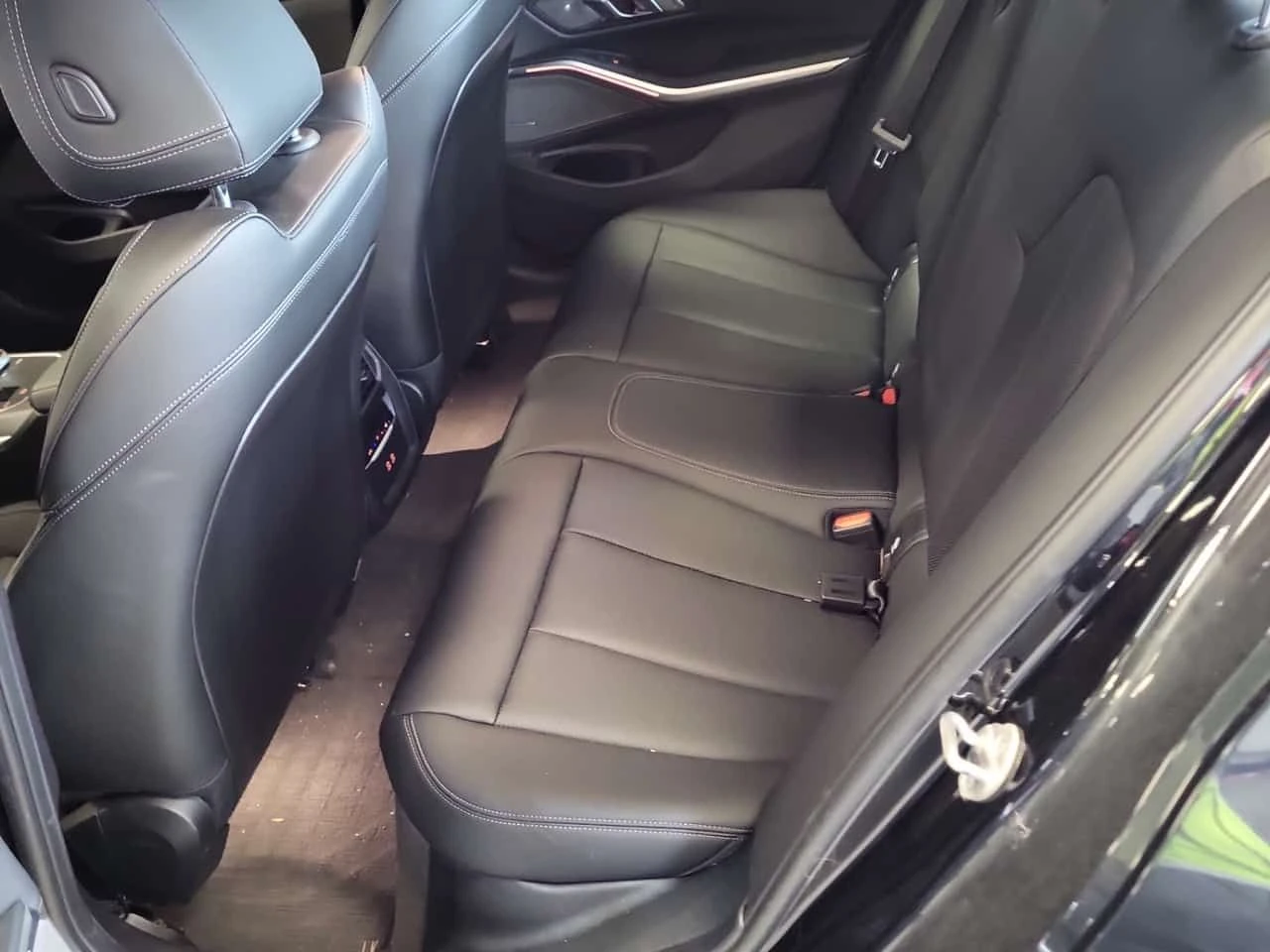 BMW 330 M-Sport xDrive * CARFAX * ��� ��������� * �� BMW * | Mobile.bg � ����������� 10