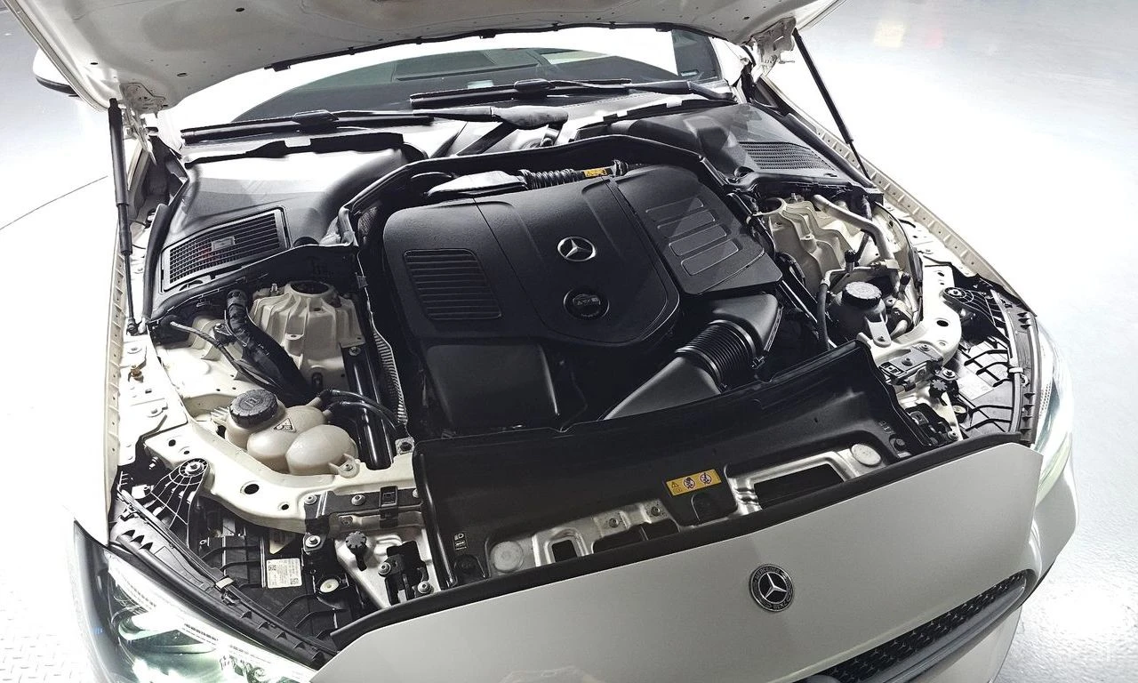 Mercedes-Benz C 300 AMG* LINE* ХЕДЪП* ОБДУХВАНЕ* ПАНОРАМ, снимка 17 - Автомобили и джипове - 54800924