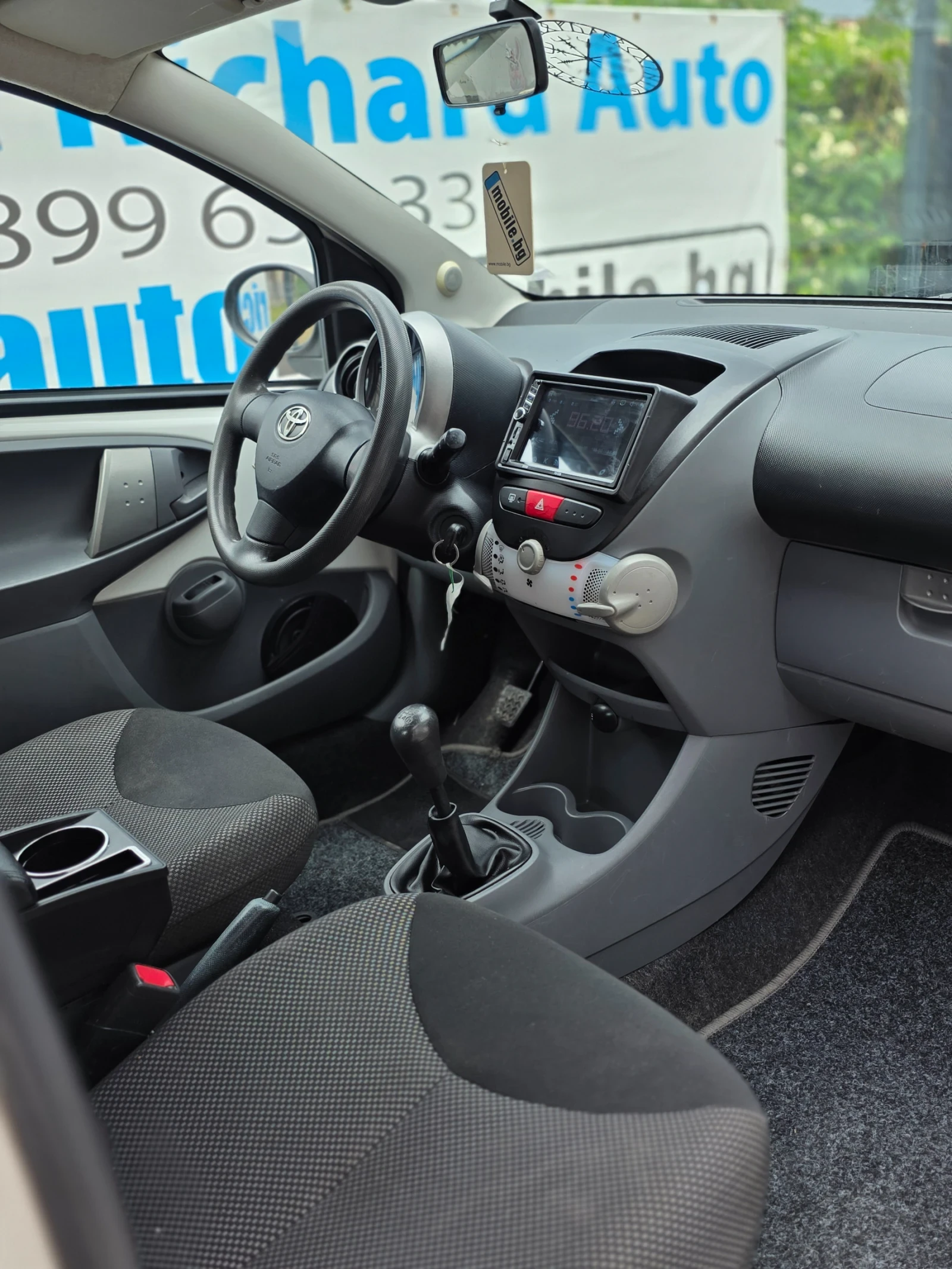 Toyota Aygo 1.0 Up, снимка 6 - Автомобили и джипове - 55206649