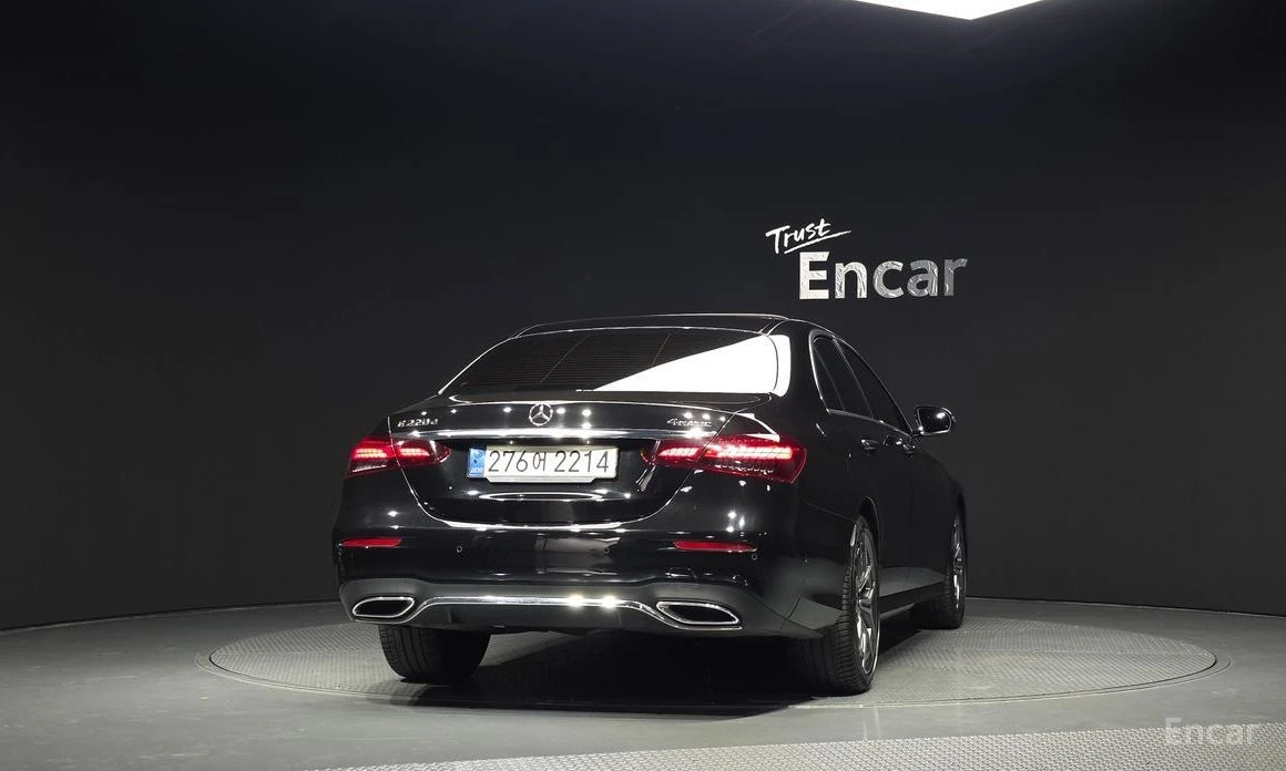 Mercedes-Benz E 220, снимка 4 - Автомобили и джипове - 55674009