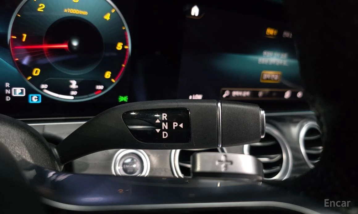 Mercedes-Benz E 220, снимка 9 - Автомобили и джипове - 55674009