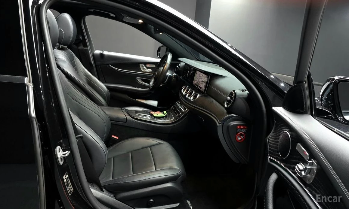 Mercedes-Benz E 220, снимка 12 - Автомобили и джипове - 55674009