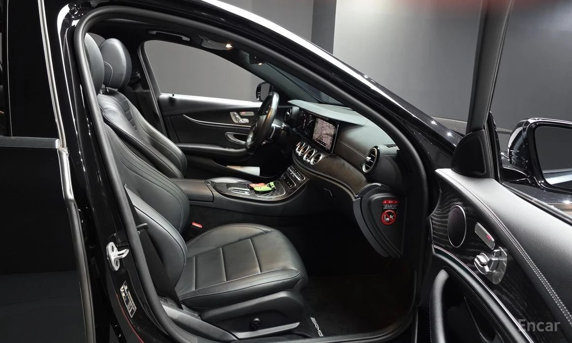 Mercedes-Benz E 220, снимка 11 - Автомобили и джипове - 55674009