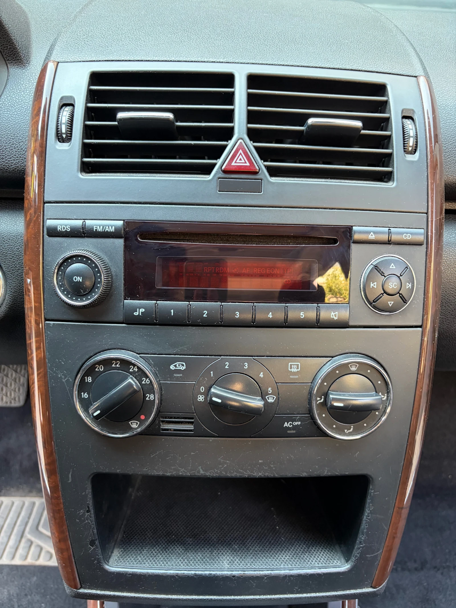 Mercedes-Benz A 180 CDI, снимка 16 - Автомобили и джипове - 55773945