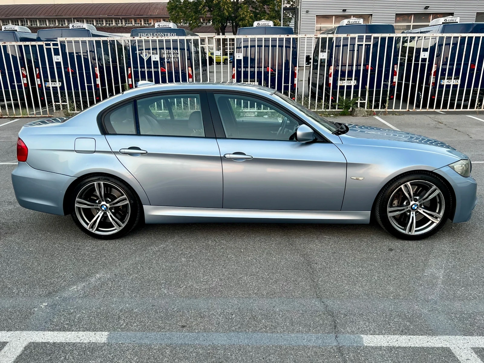 BMW 330 D M PACKET/НАВИ/КОЖА/АВТ, снимка 8 - Автомобили и джипове - 55778760