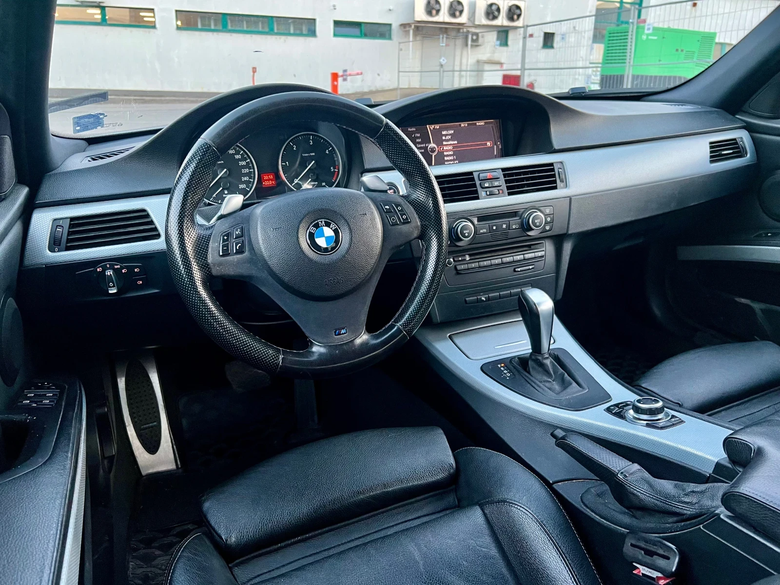 BMW 330 D M PACKET/НАВИ/КОЖА/АВТ, снимка 9 - Автомобили и джипове - 55778760