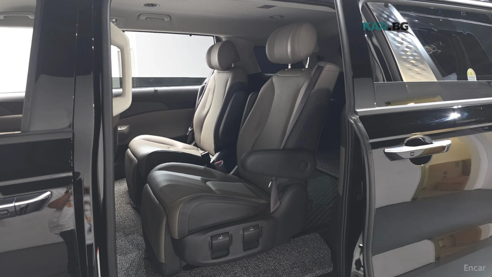 Kia Carnival NOBLESSE* 7МЕСТЕН* ДИСТРОНИК* КАМЕРА* ОБДУХВАНЕ* , снимка 10 - Автомобили и джипове - 55952074