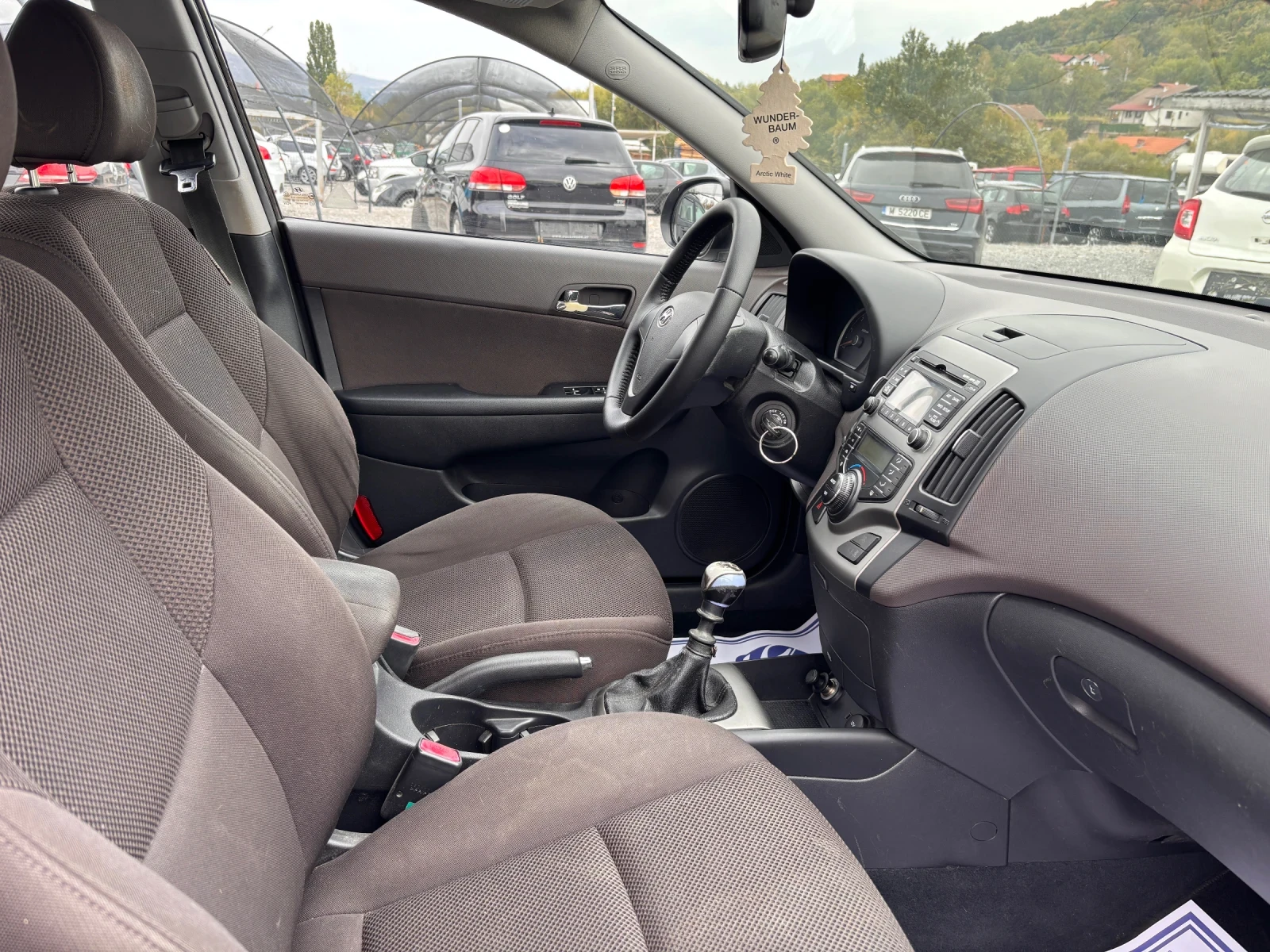 Hyundai I30 CW 1.6 CRDI, снимка 13 - Автомобили и джипове - 56257332