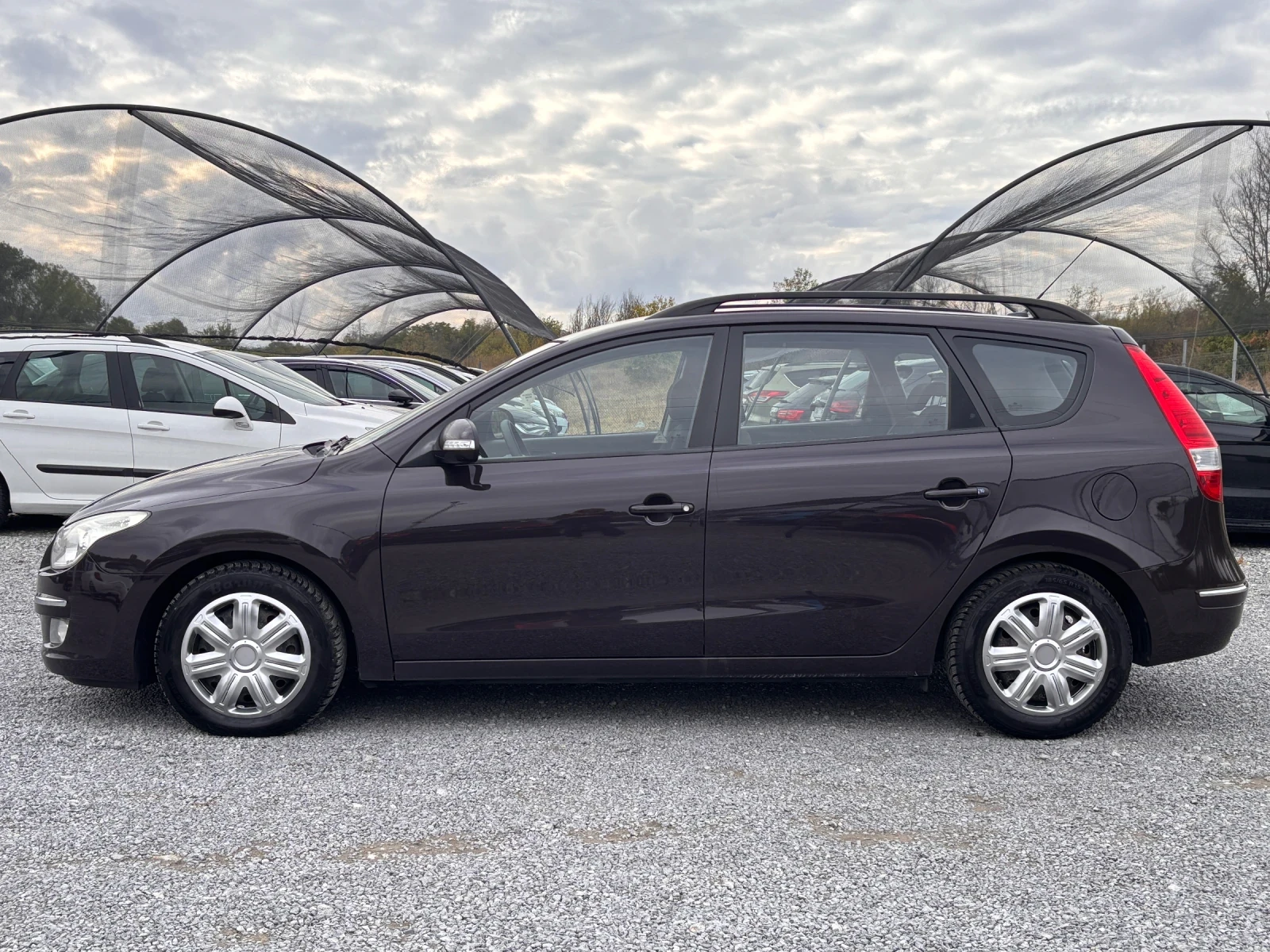 Hyundai I30 CW 1.6 CRDI, снимка 3 - Автомобили и джипове - 56257332