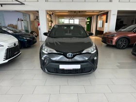 ������ Toyota C-HR