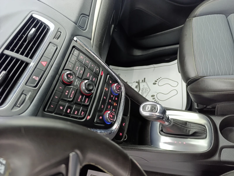 Opel Mokka 1.4Т Авттоматик, снимка 13 - Автомобили и джипове - 53281980