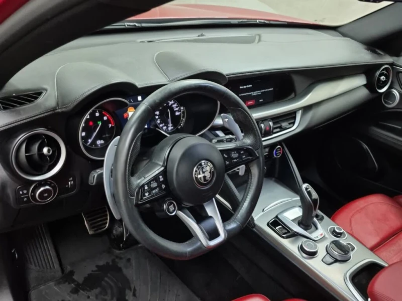 Alfa Romeo Stelvio Veloce* 4х4* МЪРТВА ТОЧКА* КАМЕРА* ПАНОРАМА, снимка 7 - Автомобили и джипове - 53337245