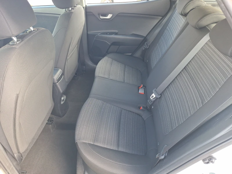 Kia Stonic 1.4 100ks  108000km Kamera!, снимка 13 - Автомобили и джипове - 53466607