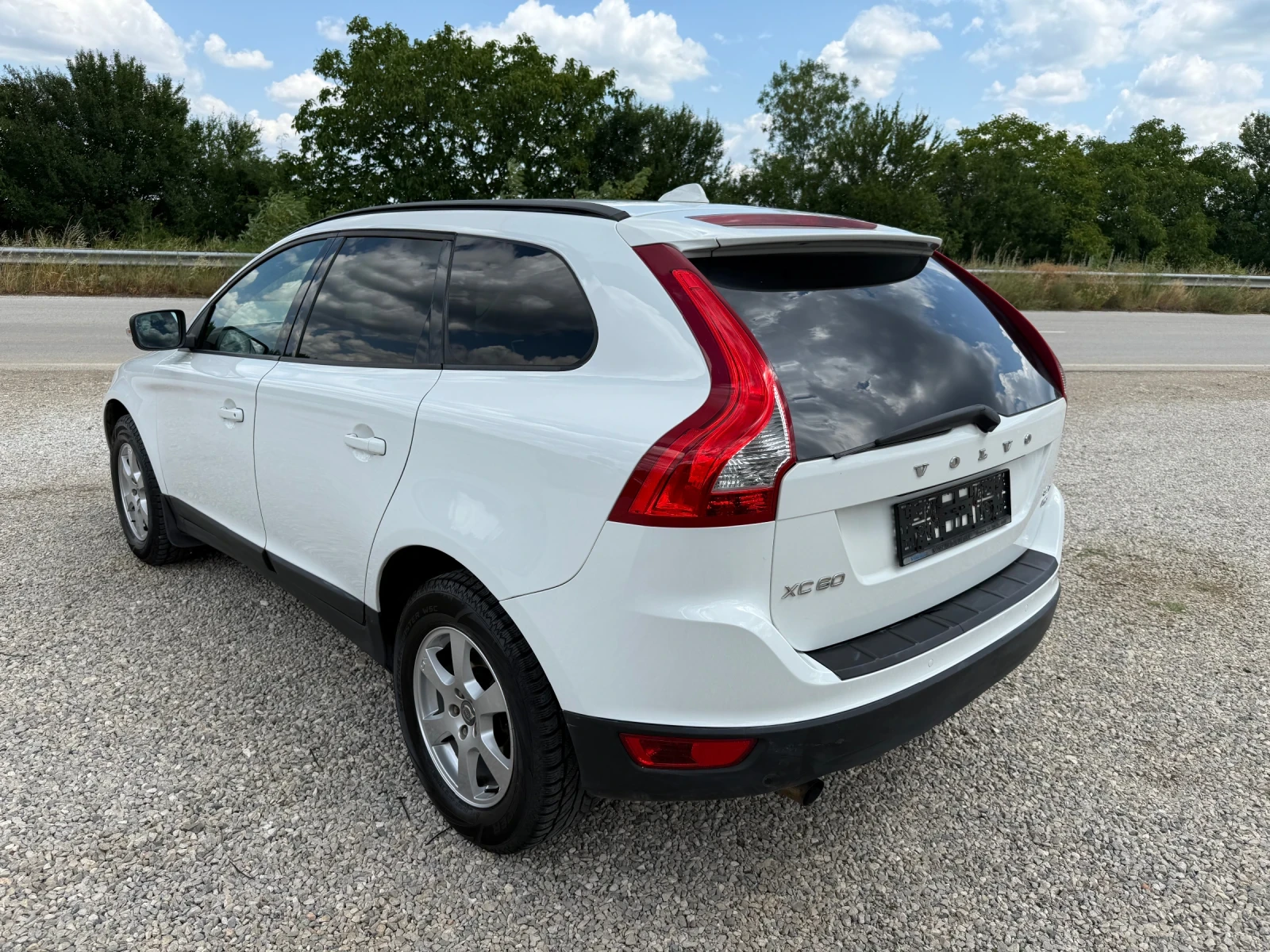 Volvo XC60 2.4D 163 к.с. 4x4 - изображение 9