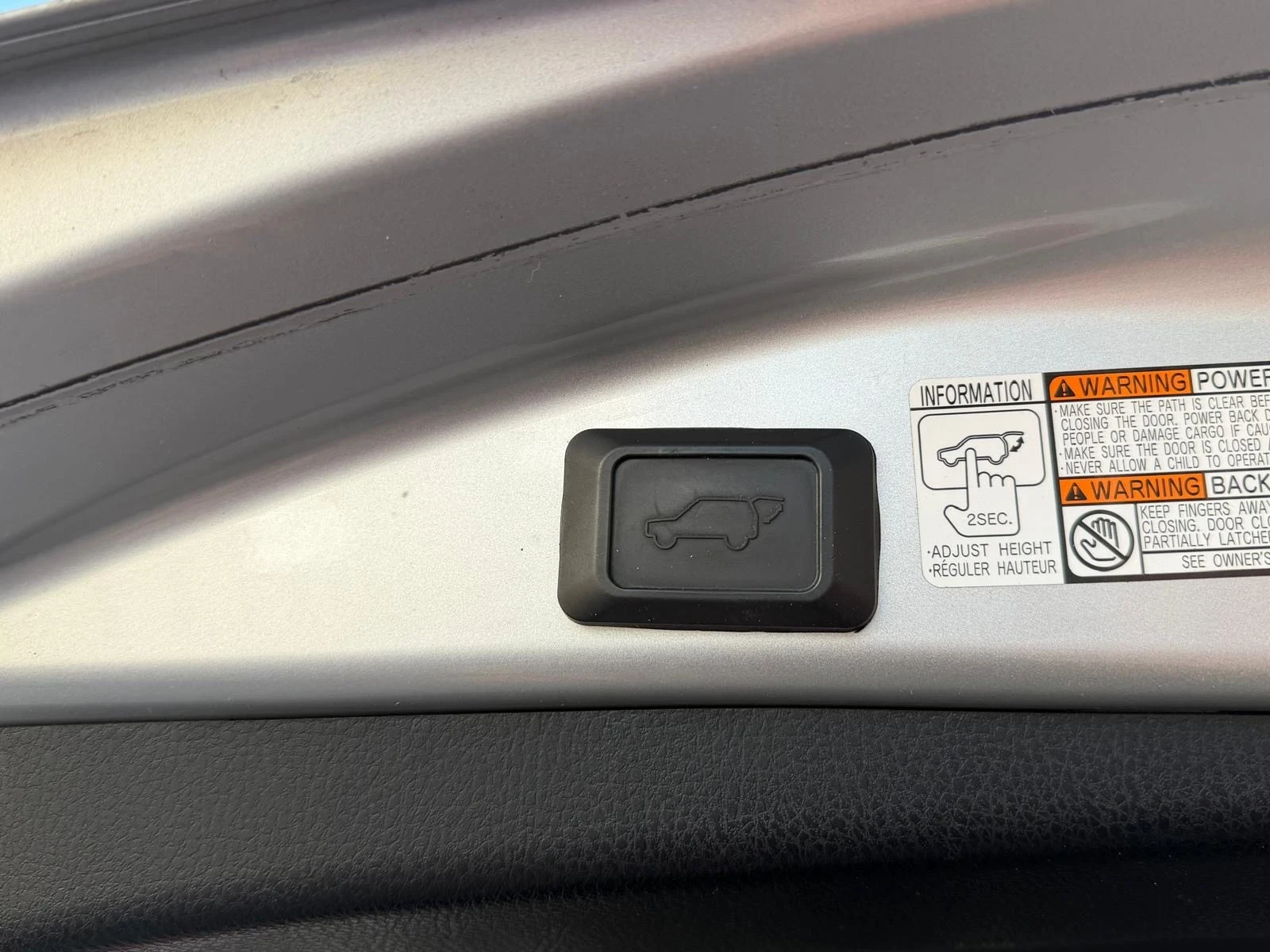 Toyota Rav4 LED* NAVI* КАМЕРА* ЕЛ БАГАЖНИК* 2.0D4d 124hp, снимка 4 - Автомобили и джипове - 54128112