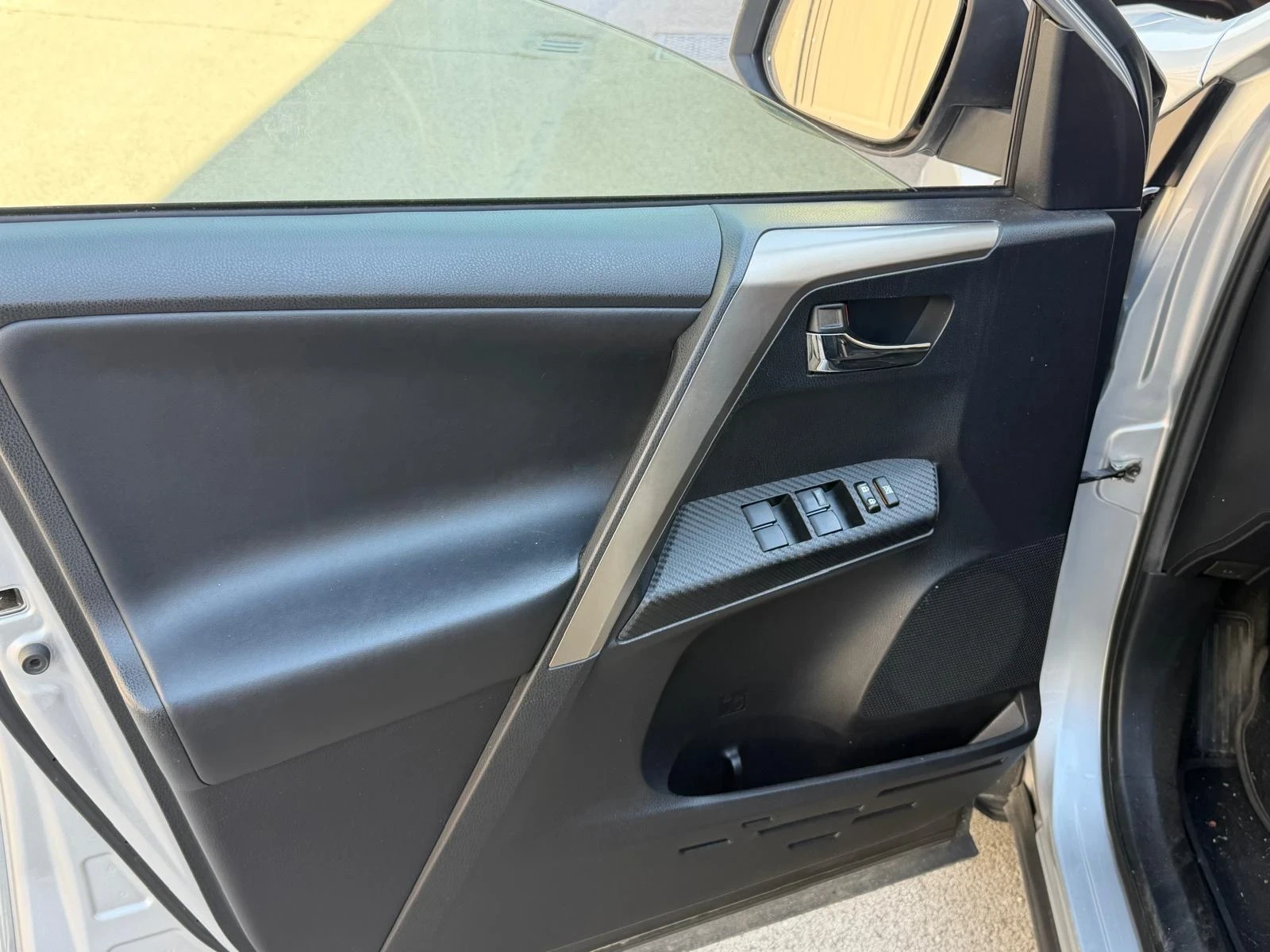 Toyota Rav4 LED* NAVI* КАМЕРА* ЕЛ БАГАЖНИК* 2.0D4d 124hp, снимка 10 - Автомобили и джипове - 54128112