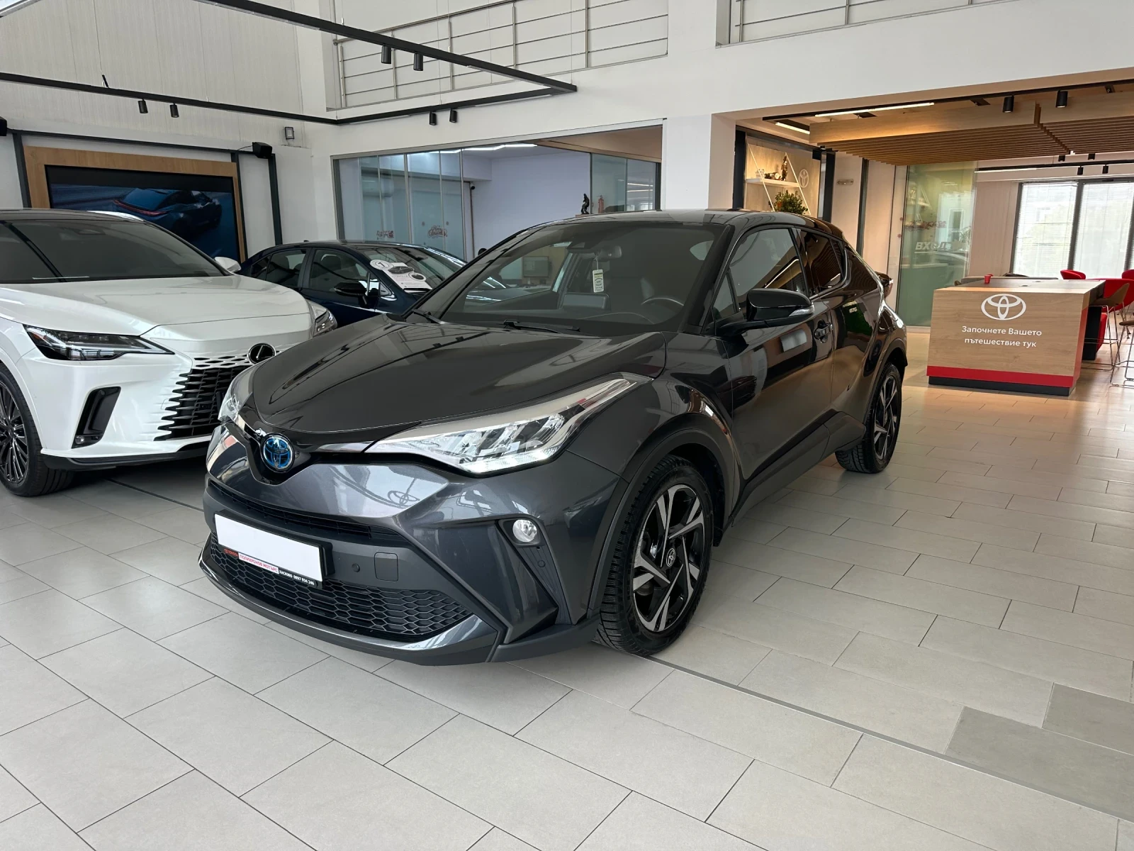 Toyota C-HR Club* Bitone, снимка 2 - Автомобили и джипове - 54423302