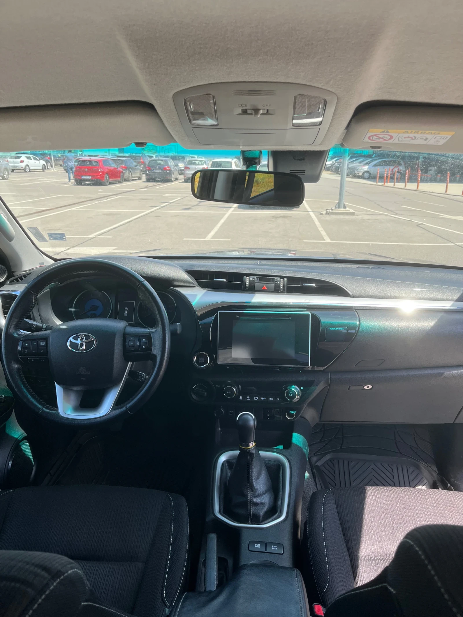 Toyota Hilux Пикап, снимка 9 - Автомобили и джипове - 54822383