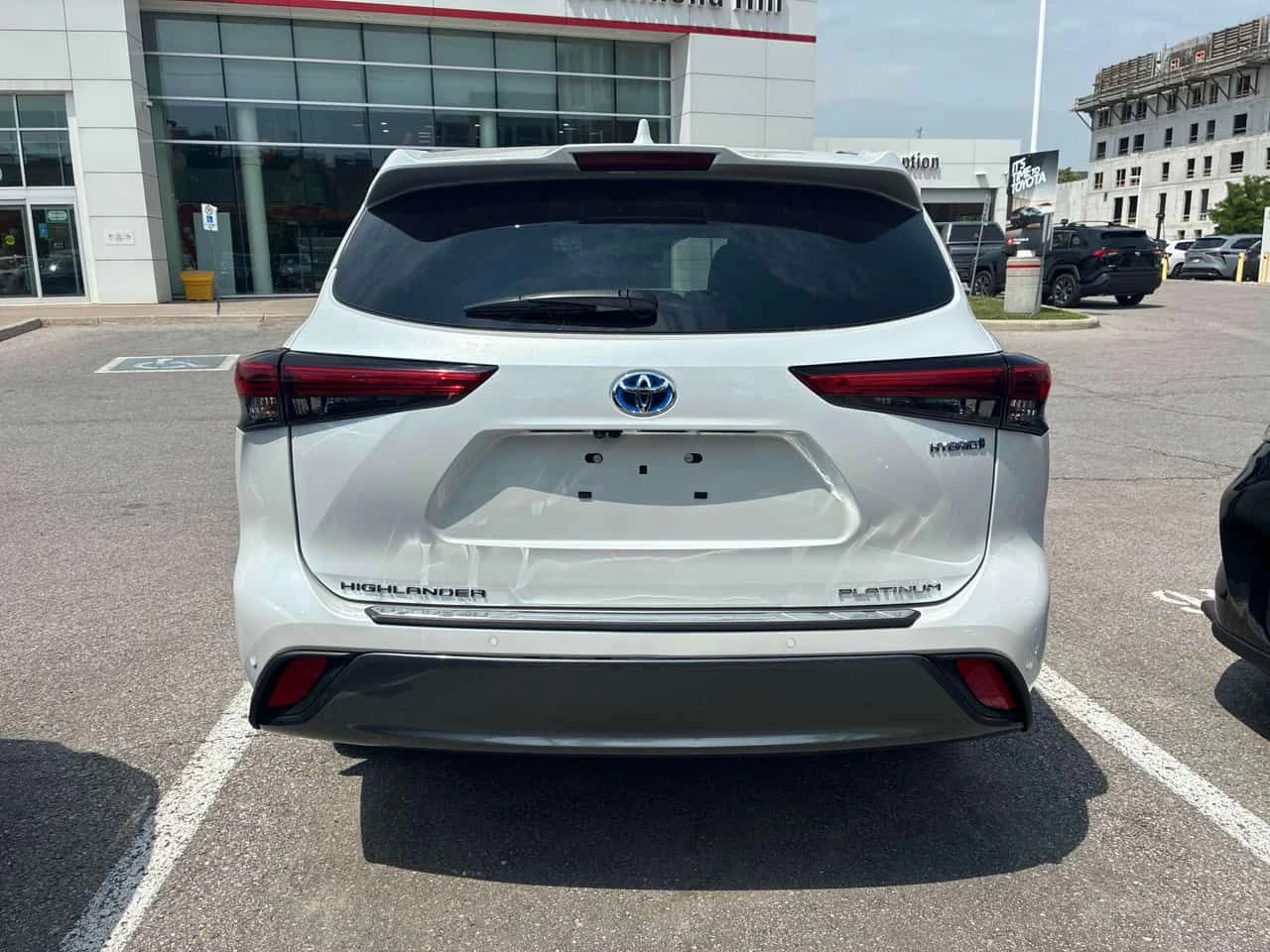 Toyota Highlander Hybrid Limited| ОТ ГЛАВНО ПРЕДСТАВИТЕЛСТВО| CARFAX, снимка 5 - Автомобили и джипове - 54859376
