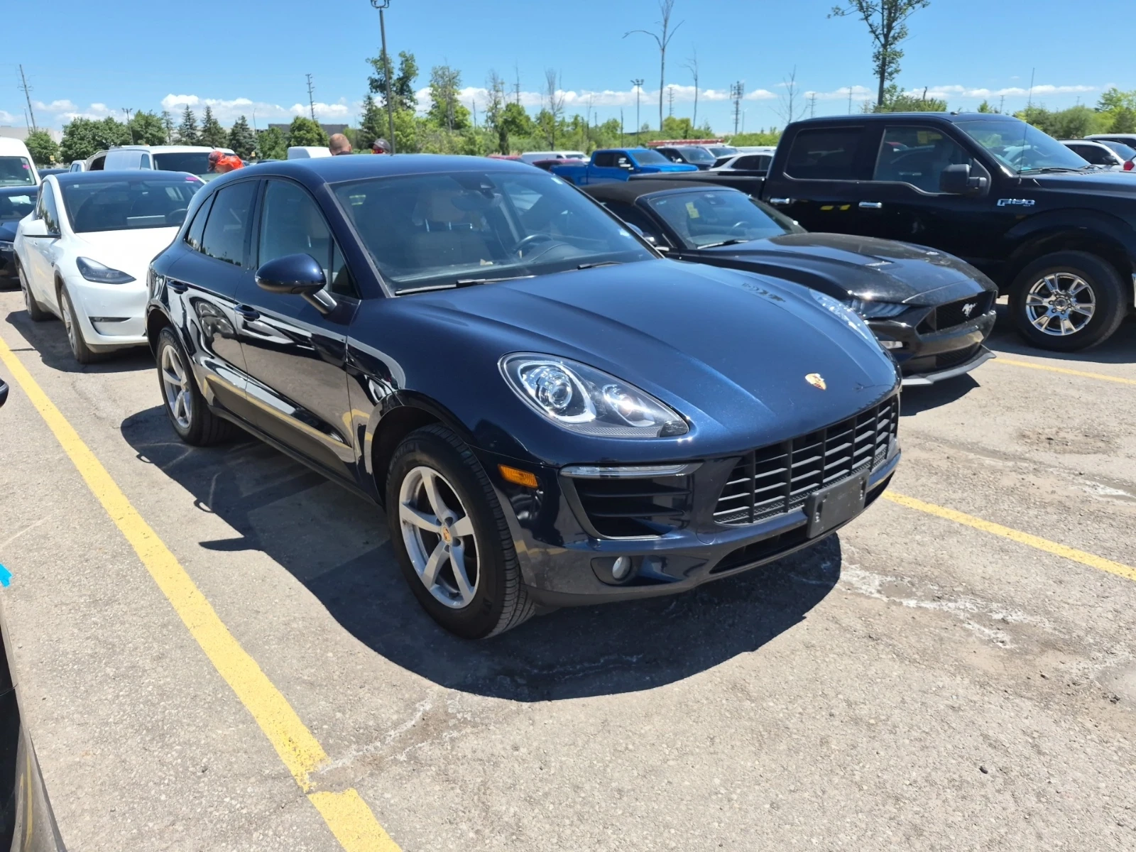 Porsche Macan Sport Edition 2.0T AWD, снимка 2 - Автомобили и джипове - 55086399