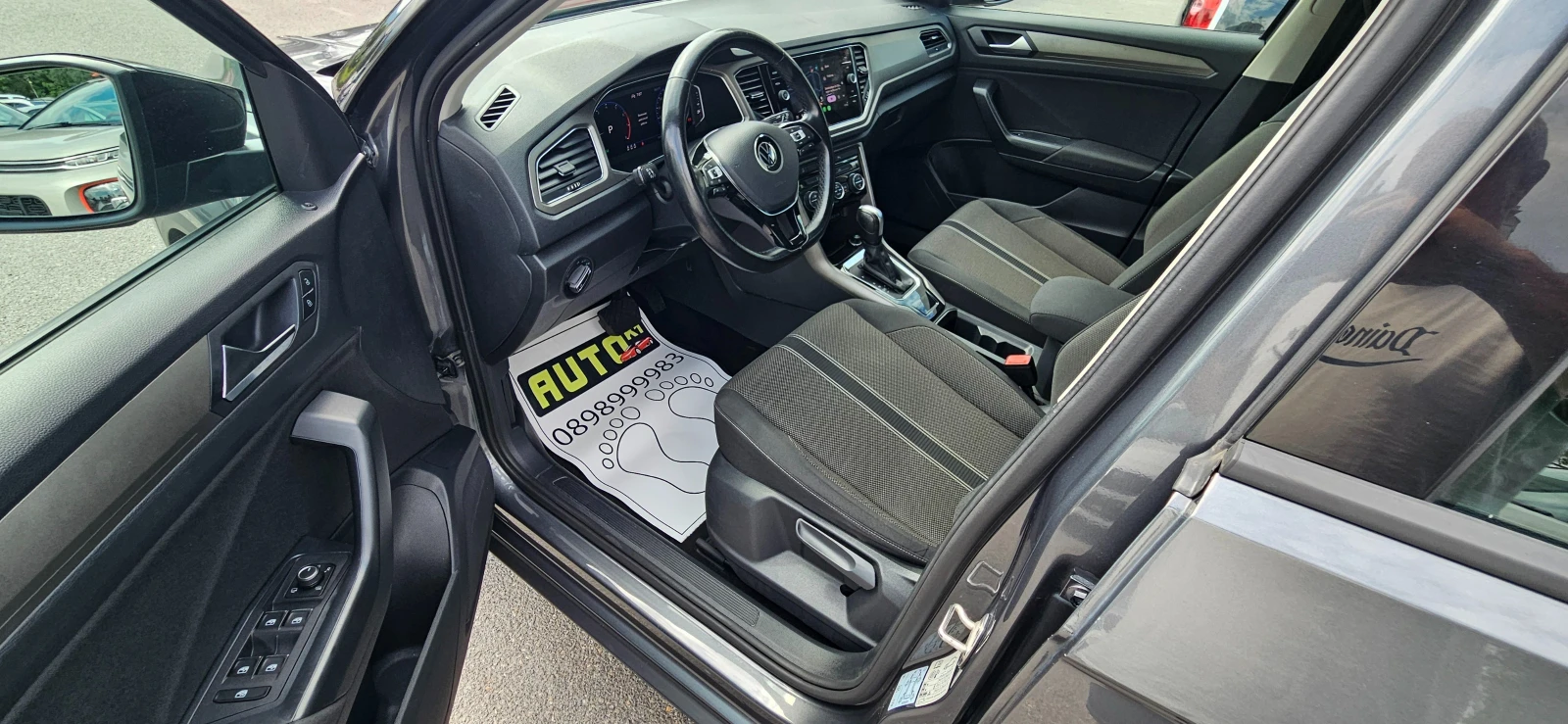 VW T-Roc 1.5 TSI ACT DSG SPORT BLUEMOTION , снимка 12 - Автомобили и джипове - 55235099