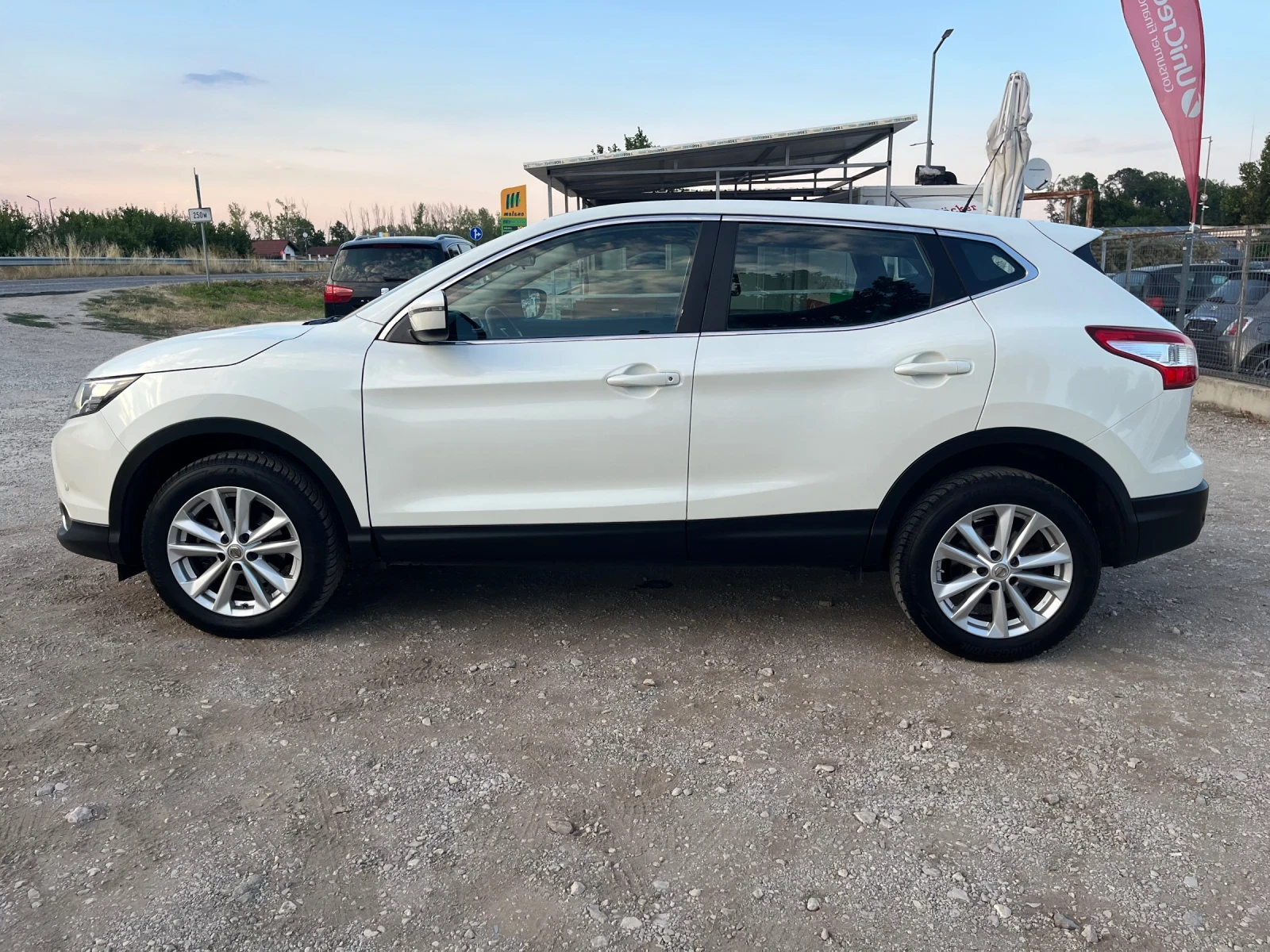 Nissan Qashqai 1.5DCI-110-FEIS-ITALIA, снимка 12 - Автомобили и джипове - 55648707