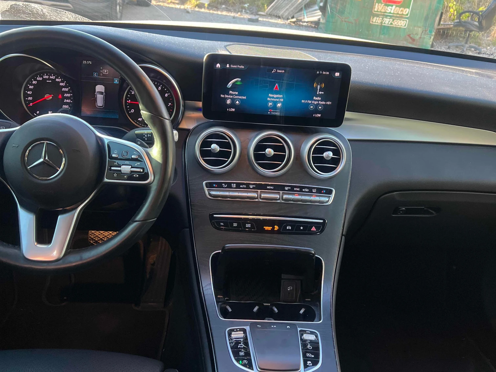 Mercedes-Benz GLC * 300* CARFAX* АВТОКРЕДИТ БЕЗ ПЪРВОНАЧАЛНА ВНОСКА*, снимка 9 - Автомобили и джипове - 55875718