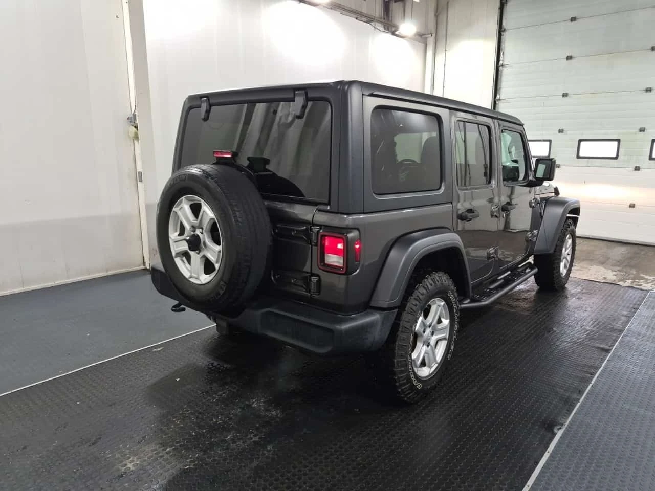 Jeep Wrangler * 4x4 Sport * ПОДГРЕВ * , снимка 4 - Автомобили и джипове - 56324518