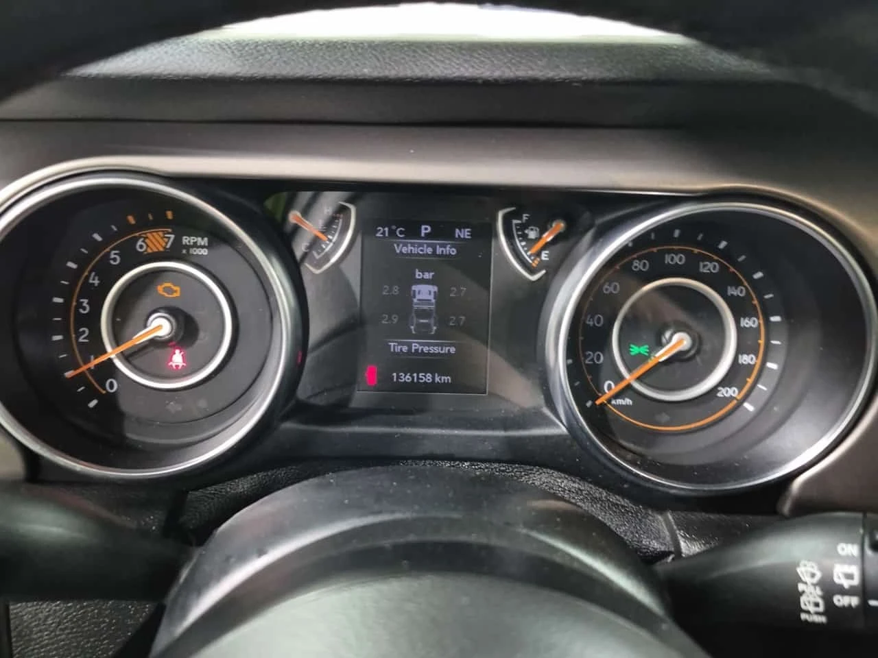 Jeep Wrangler * 4x4 Sport * ПОДГРЕВ * , снимка 11 - Автомобили и джипове - 56324518