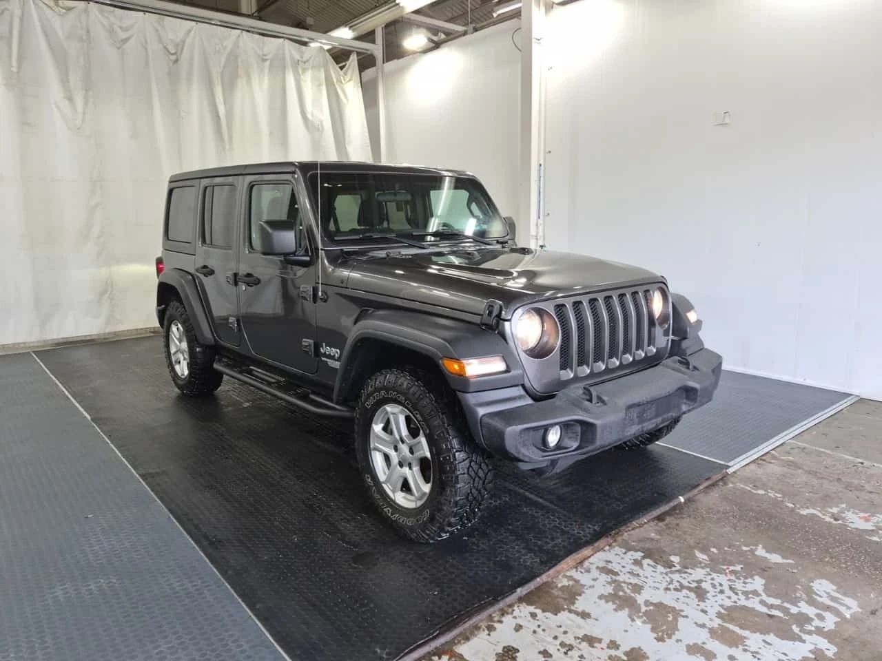 Jeep Wrangler * 4x4 Sport * ПОДГРЕВ * , снимка 3 - Автомобили и джипове - 56324518