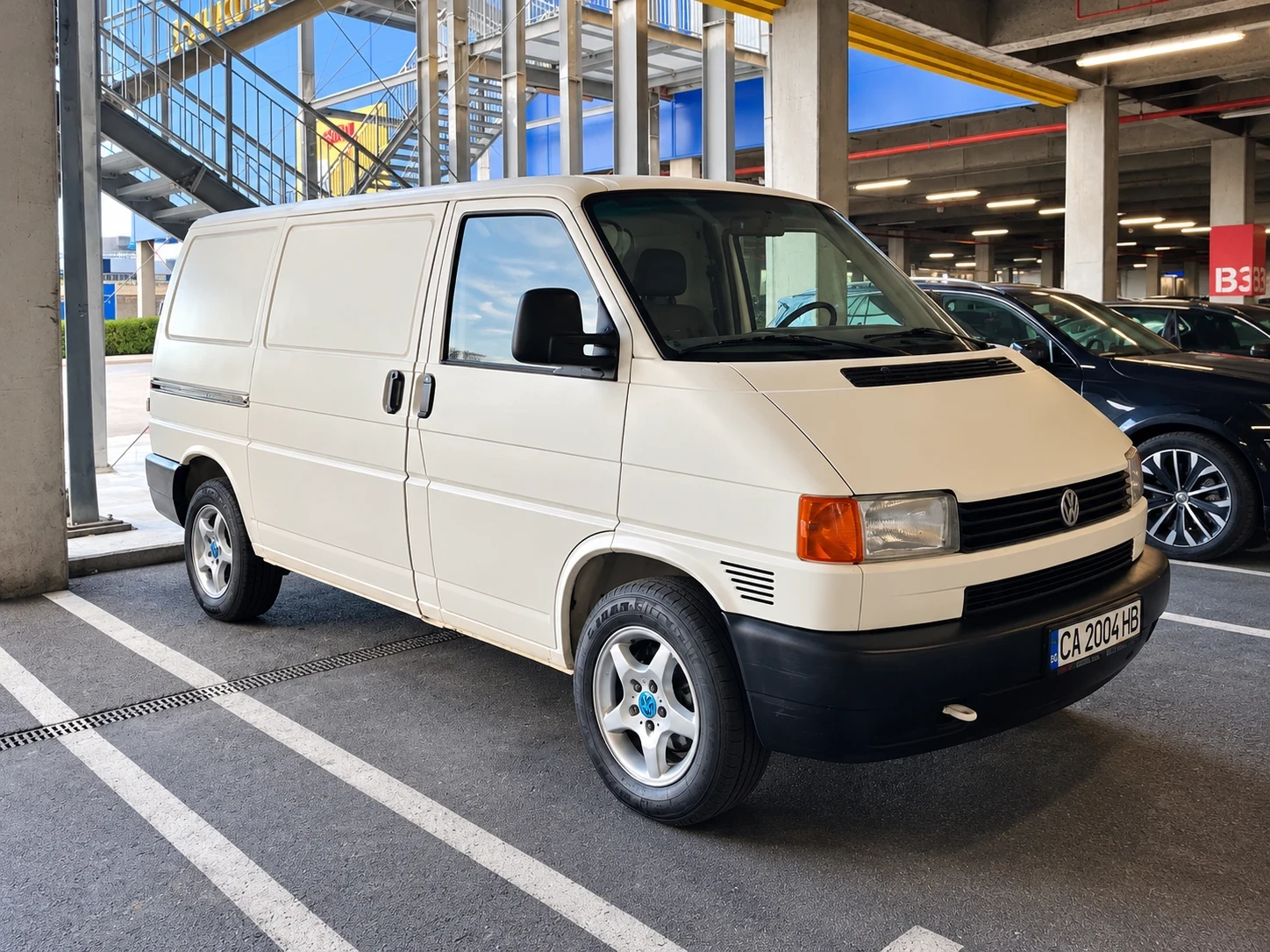 VW T4 Реставриран 2.5 TDI, снимка 2 - Бусове и автобуси - 56662484
