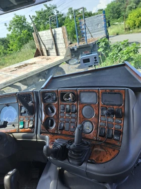 Scania P 380 Хенгер, снимка 13
