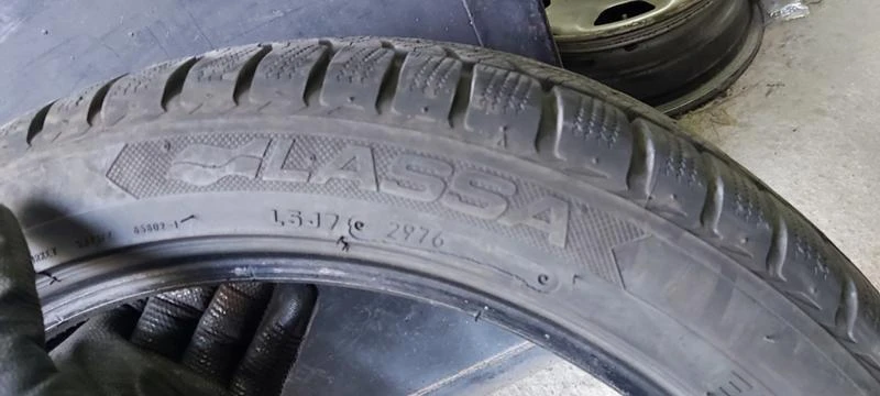 Гуми Зимни 225/45R18, снимка 4 - Гуми и джанти - 33729120