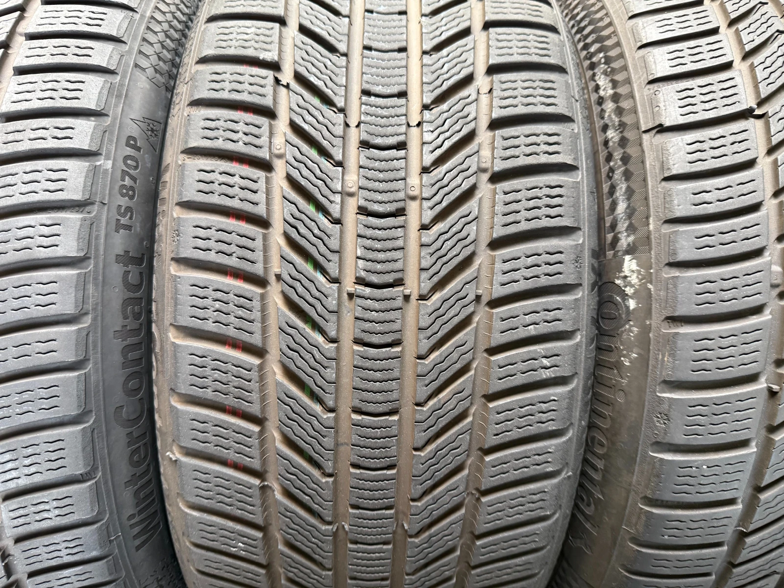 Гуми Зимни 225/40R18, снимка 6 - Гуми и джанти - 56277788
