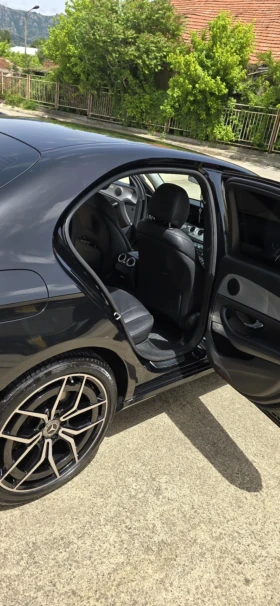 Mercedes-Benz E 200, снимка 9