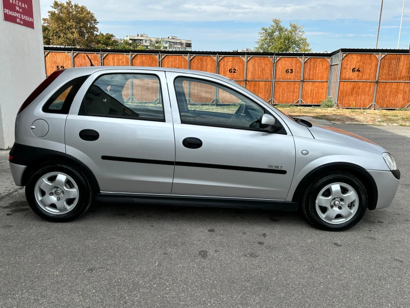 Opel Corsa 1.4i Автоматик* Климатик* 124000км, снимка 6 - Автомобили и джипове - 47056400