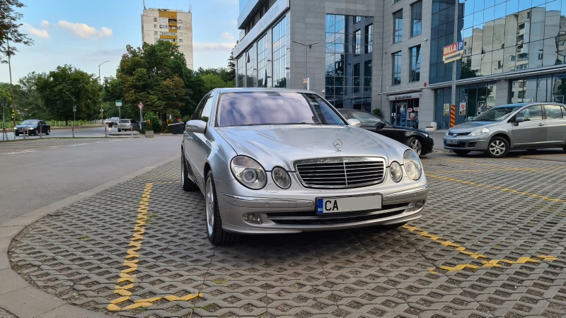 Mercedes-Benz E 500 4-MATIC, снимка 5 - Автомобили и джипове - 47932623