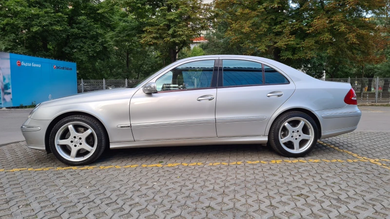 Mercedes-Benz E 500 4-MATIC, снимка 4 - Автомобили и джипове - 47932623