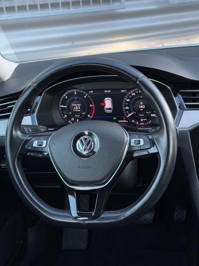 VW Passat 2.0TDI::HIGHLINE::LED::DIGITAL::DISTRONIC, снимка 10 - Автомобили и джипове - 48394887