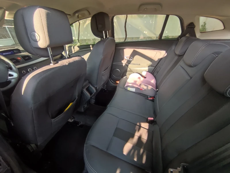 Renault Megane 1, 5 DCI , снимка 11 - Автомобили и джипове - 52217986