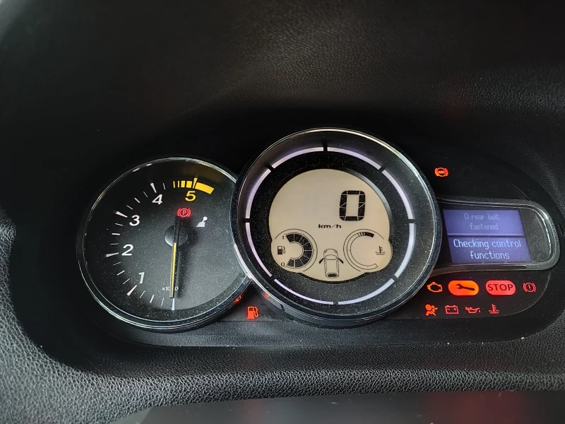 Renault Megane 1, 5 DCI , снимка 6 - Автомобили и джипове - 52217986