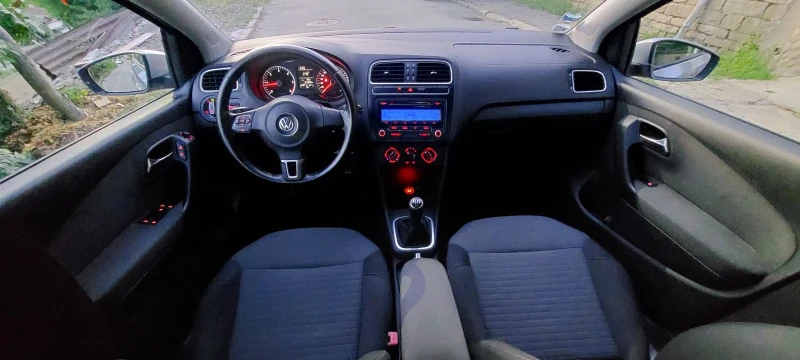 VW Polo 1.6tdi , снимка 9 - Автомобили и джипове - 52135171