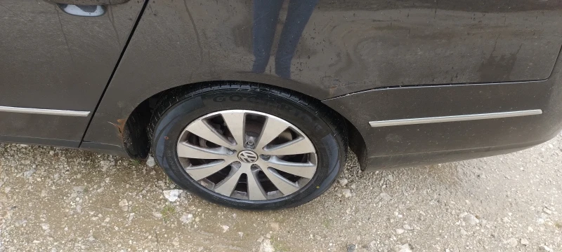 VW Passat, снимка 8 - Автомобили и джипове - 53182071