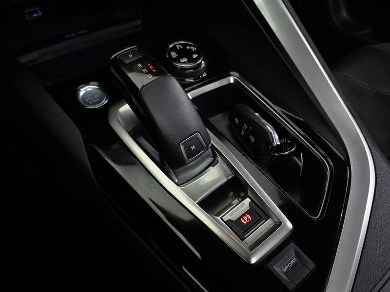 Peugeot 3008 2.0 BlueHDi GT, снимка 9 - Автомобили и джипове - 54587241