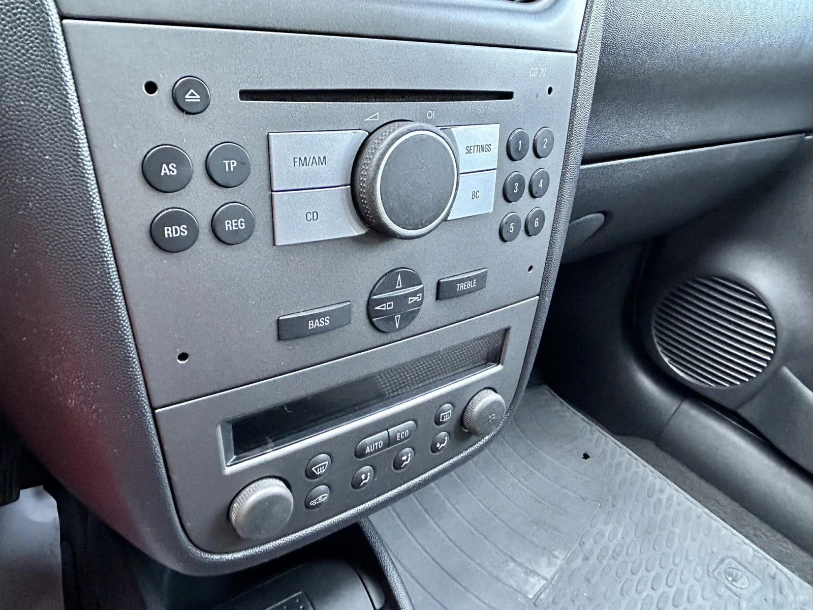 Opel Corsa 1.2i 16V | Mobile.bg   13