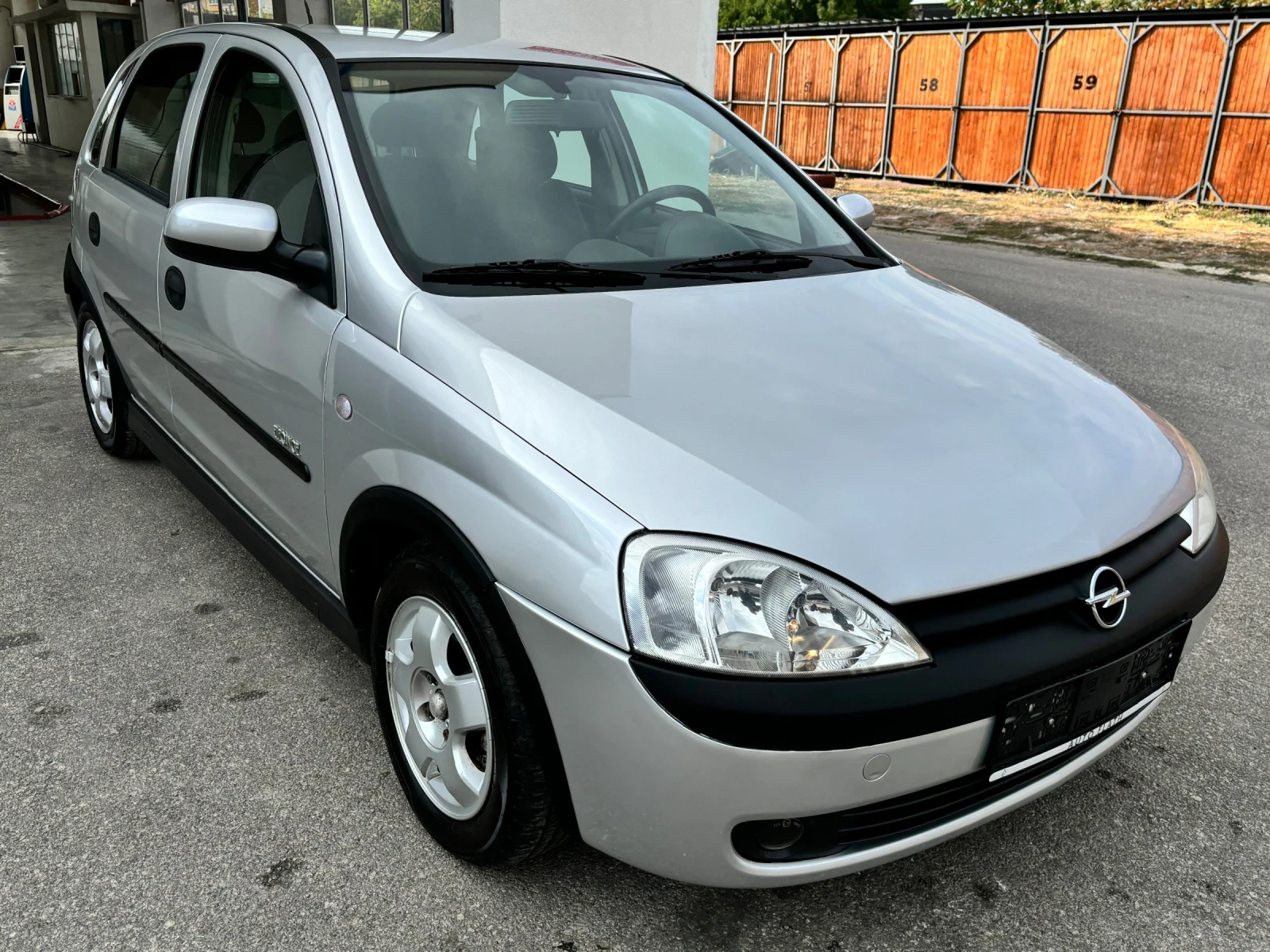 Opel Corsa 1.4i Автоматик* Климатик* 124000км - изображение 7