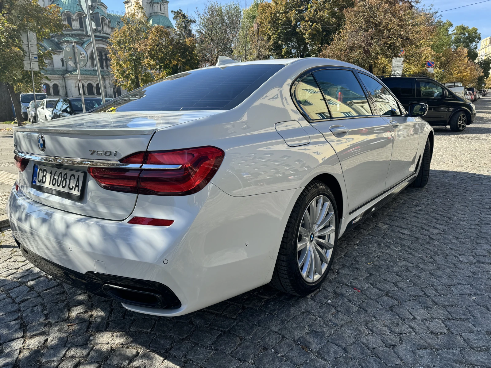 BMW 750 Li xDrive - изображение 4