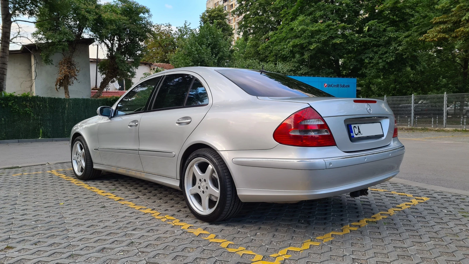 Mercedes-Benz E 500 4-MATIC - изображение 7