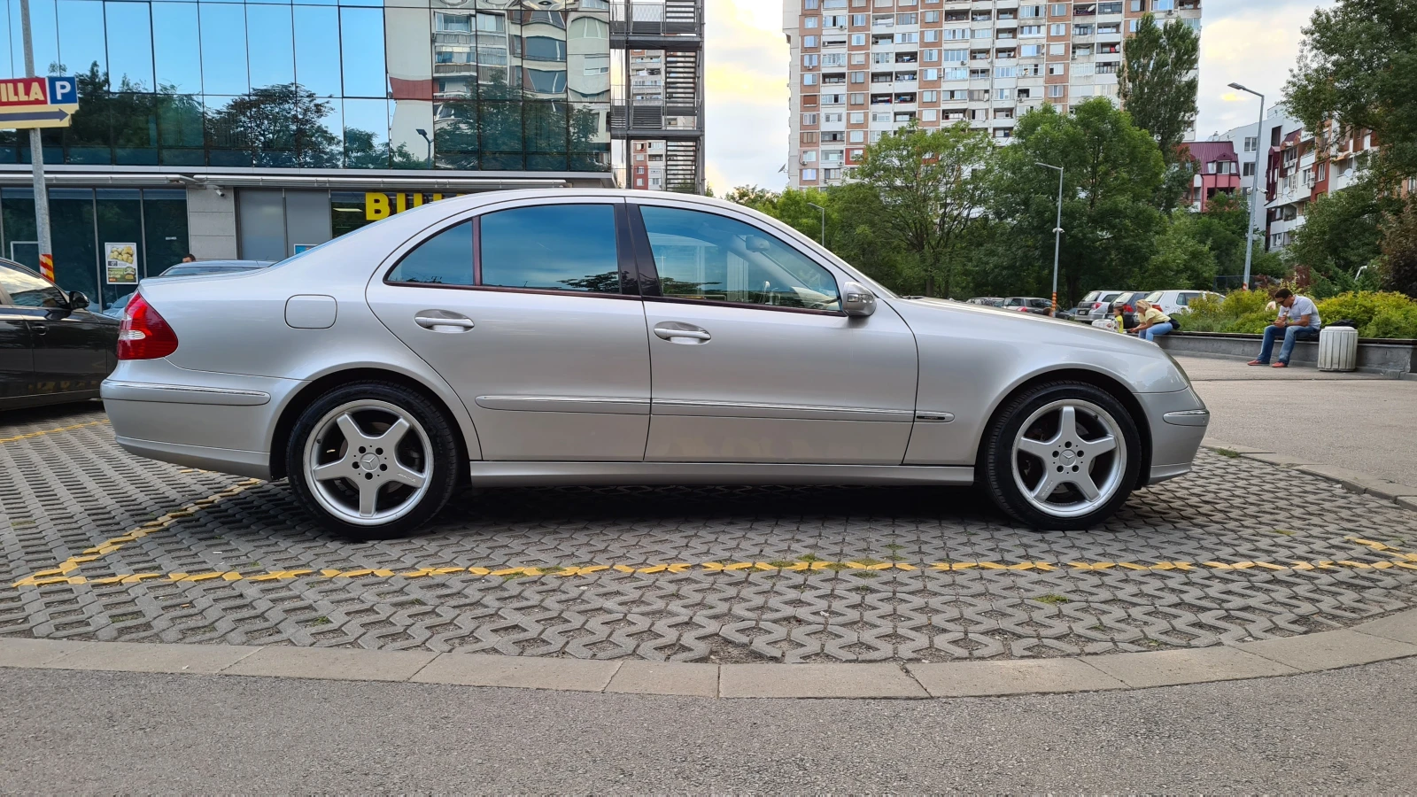 Mercedes-Benz E 500 4-MATIC - изображение 3