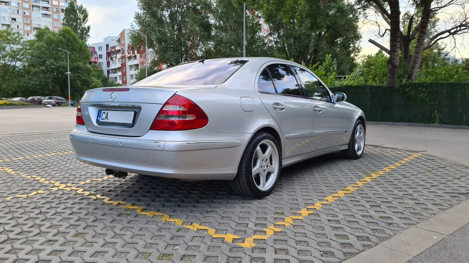 Mercedes-Benz E 500 4-MATIC - изображение 6